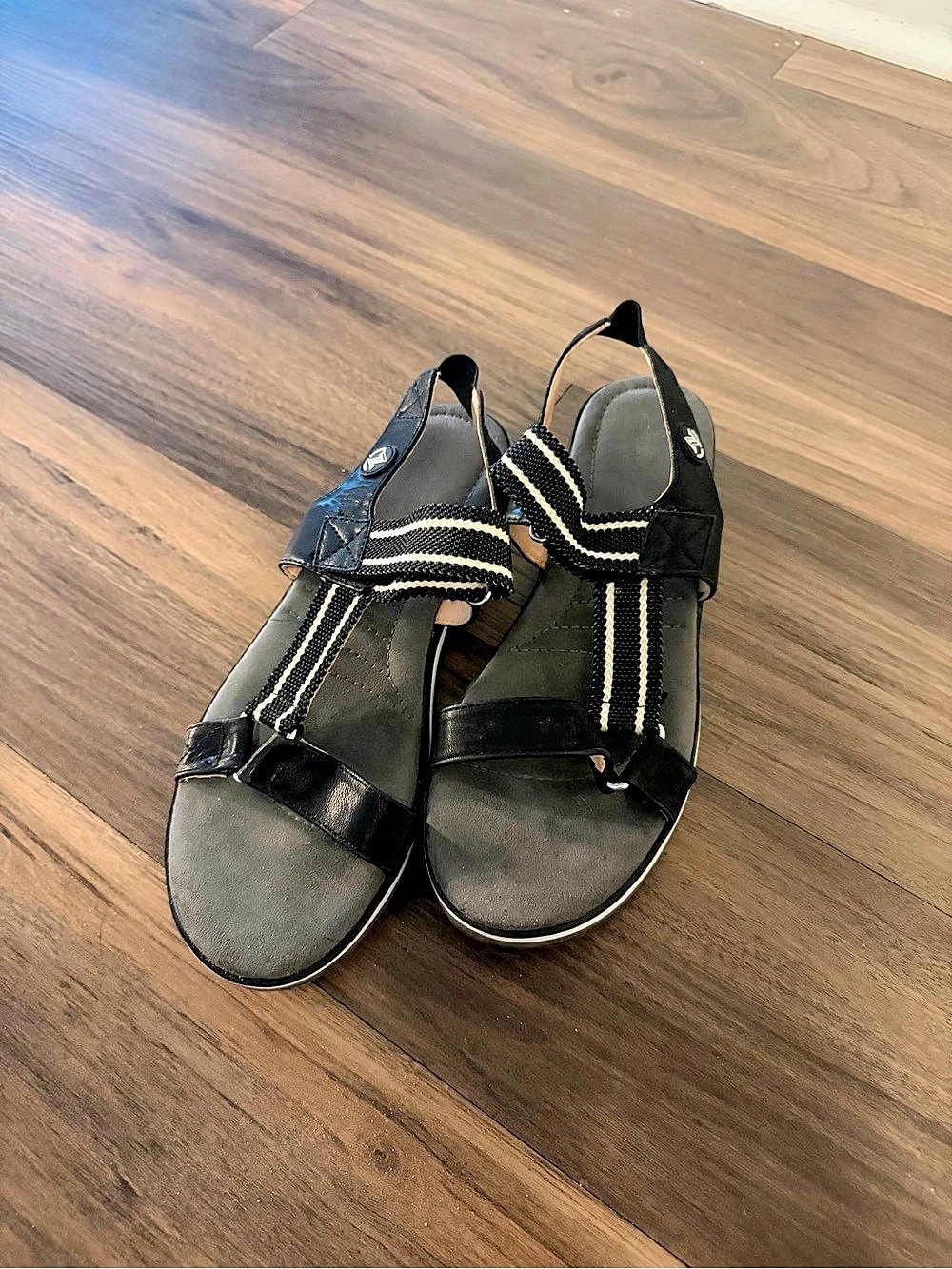 Adrienne Vittadini Striped Platform Sandals Black & White US 8.5 M